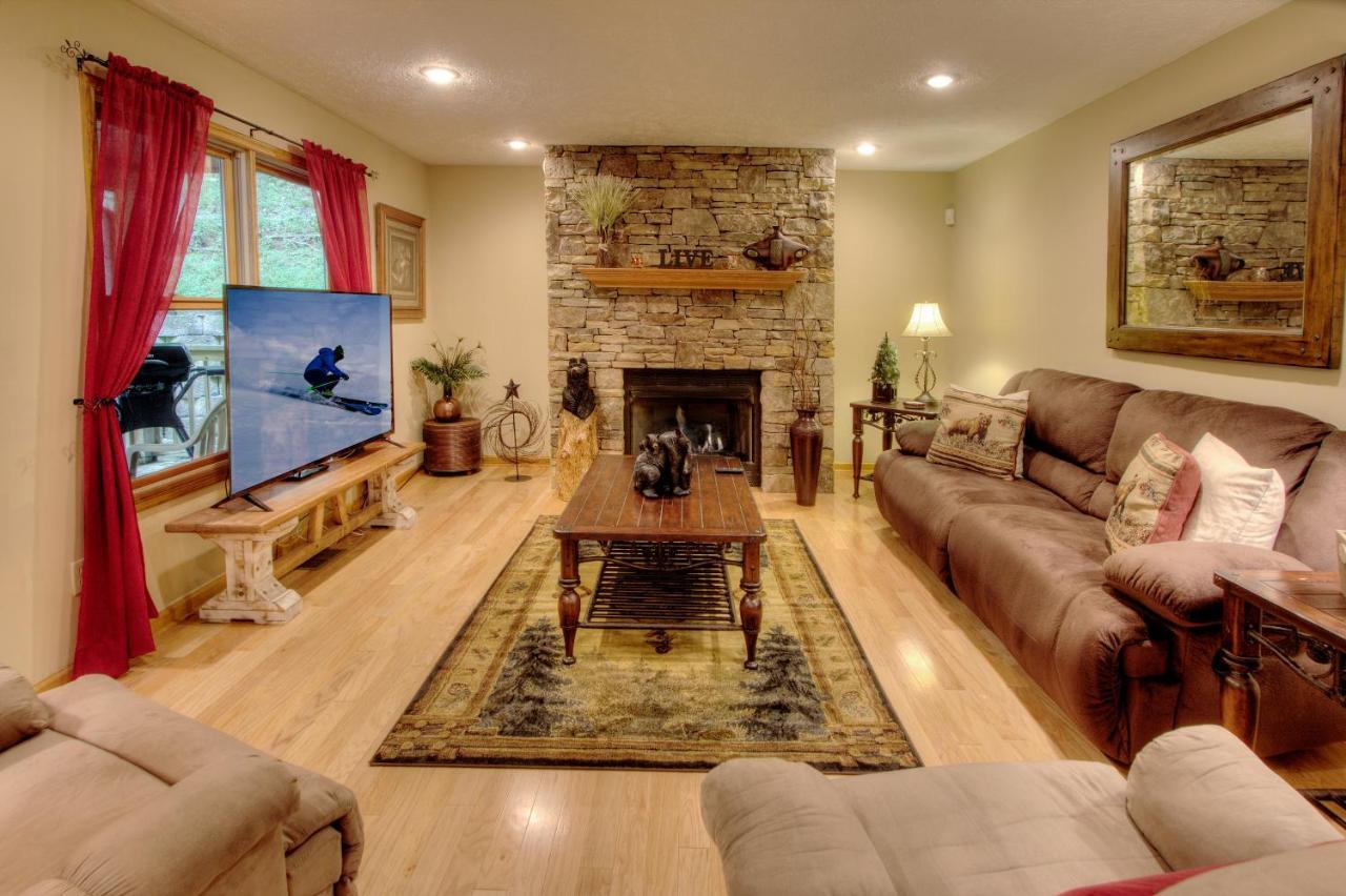 Gorgeous "Country Roads" By Honeybearcabins 4Br 4Ba, Next To Pool, Easy Drive, Main Strip Location! Pigeon Forge Kültér fotó
