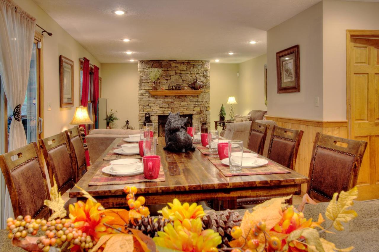 Gorgeous "Country Roads" By Honeybearcabins 4Br 4Ba, Next To Pool, Easy Drive, Main Strip Location! Pigeon Forge Kültér fotó