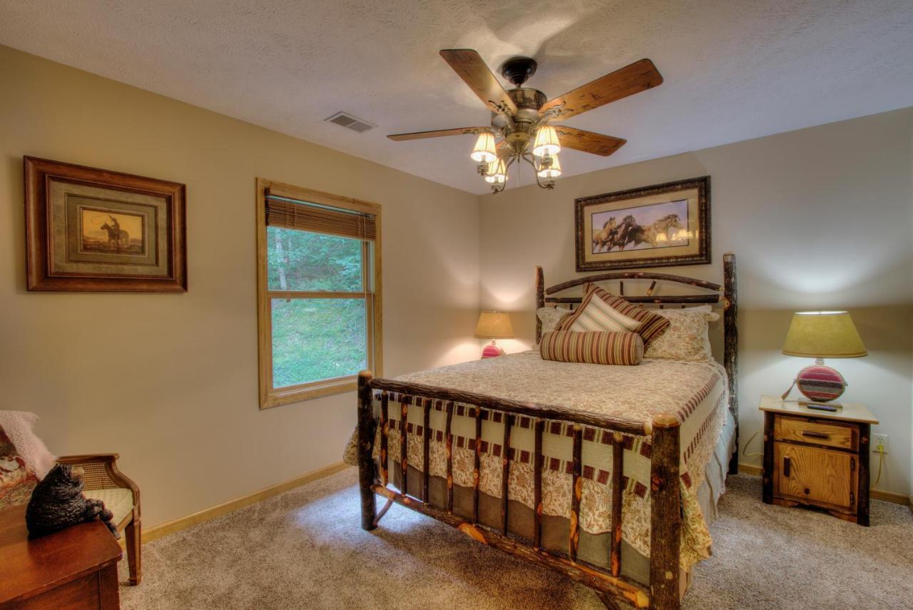 Gorgeous "Country Roads" By Honeybearcabins 4Br 4Ba, Next To Pool, Easy Drive, Main Strip Location! Pigeon Forge Kültér fotó