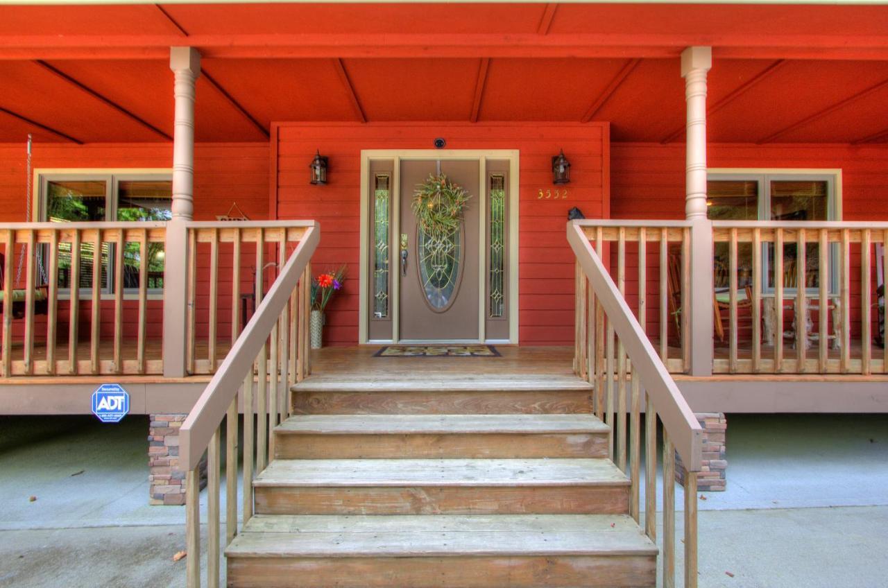 Gorgeous "Country Roads" By Honeybearcabins 4Br 4Ba, Next To Pool, Easy Drive, Main Strip Location! Pigeon Forge Kültér fotó