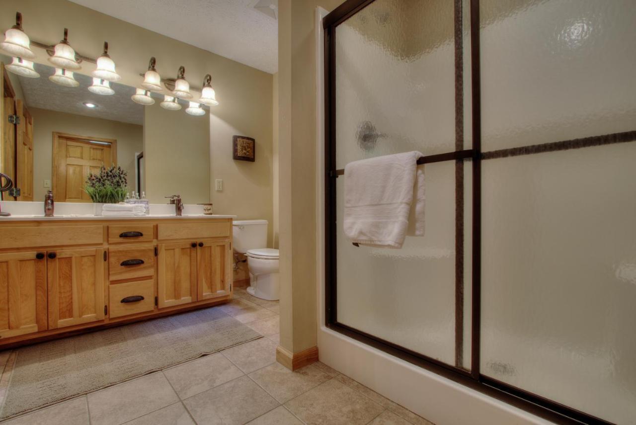 Gorgeous "Country Roads" By Honeybearcabins 4Br 4Ba, Next To Pool, Easy Drive, Main Strip Location! Pigeon Forge Kültér fotó