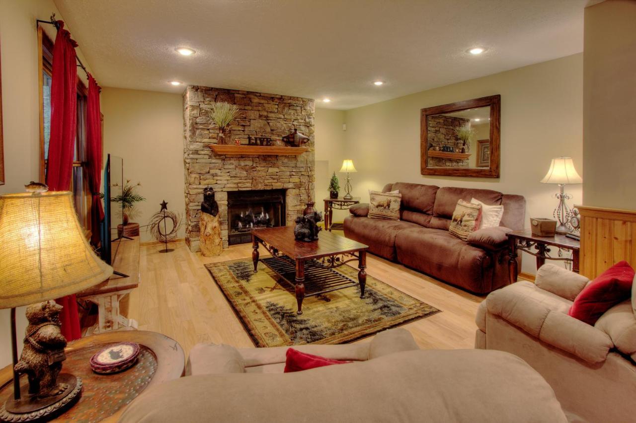 Gorgeous "Country Roads" By Honeybearcabins 4Br 4Ba, Next To Pool, Easy Drive, Main Strip Location! Pigeon Forge Kültér fotó