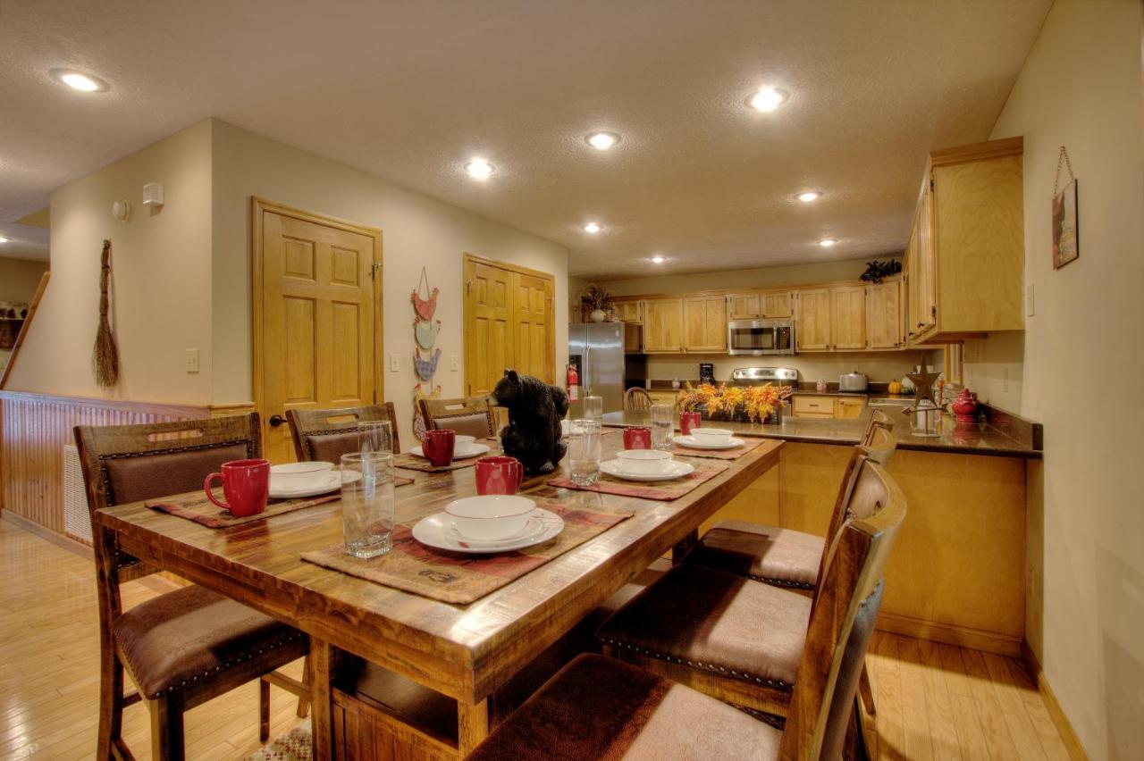 Gorgeous "Country Roads" By Honeybearcabins 4Br 4Ba, Next To Pool, Easy Drive, Main Strip Location! Pigeon Forge Kültér fotó