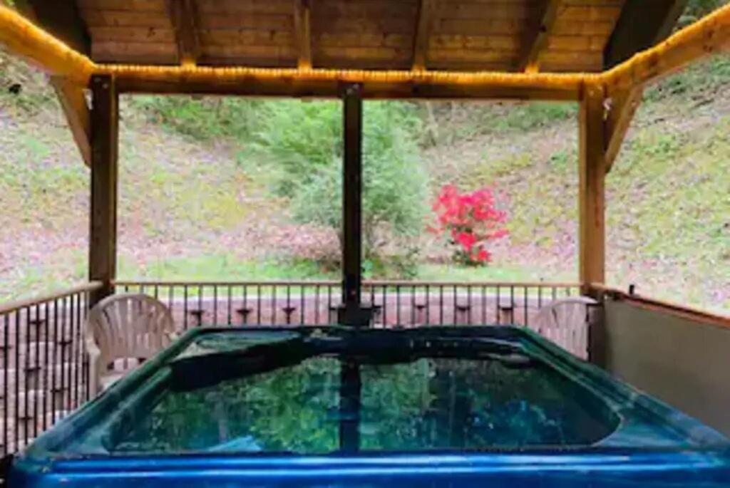 Gorgeous "Country Roads" By Honeybearcabins 4Br 4Ba, Next To Pool, Easy Drive, Main Strip Location! Pigeon Forge Kültér fotó